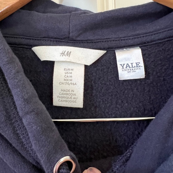 Yale University Hoodie Mens Medium H&M Blue Hooded Sweatshirt NCAA Hooded - Picture 2 of 3